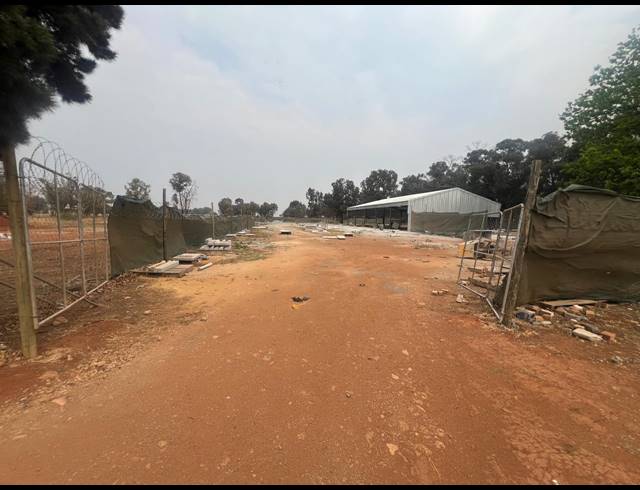 22,350M² VACANT LAND FOR SALE IN VALLEY SETTLEMENTS AH